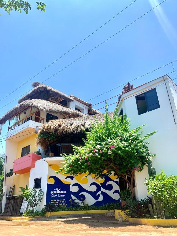 Experiencia Surf Camp Hostel Brisas de Zicatela ภายนอก รูปภาพ