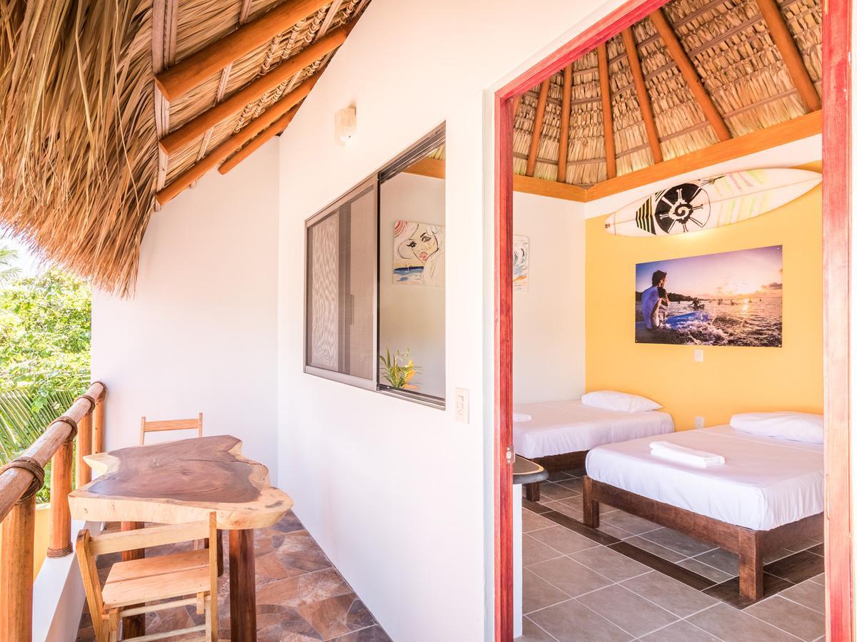 Experiencia Surf Camp Hostel Brisas de Zicatela ภายนอก รูปภาพ