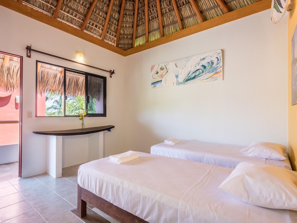 Experiencia Surf Camp Hostel Brisas de Zicatela ภายนอก รูปภาพ