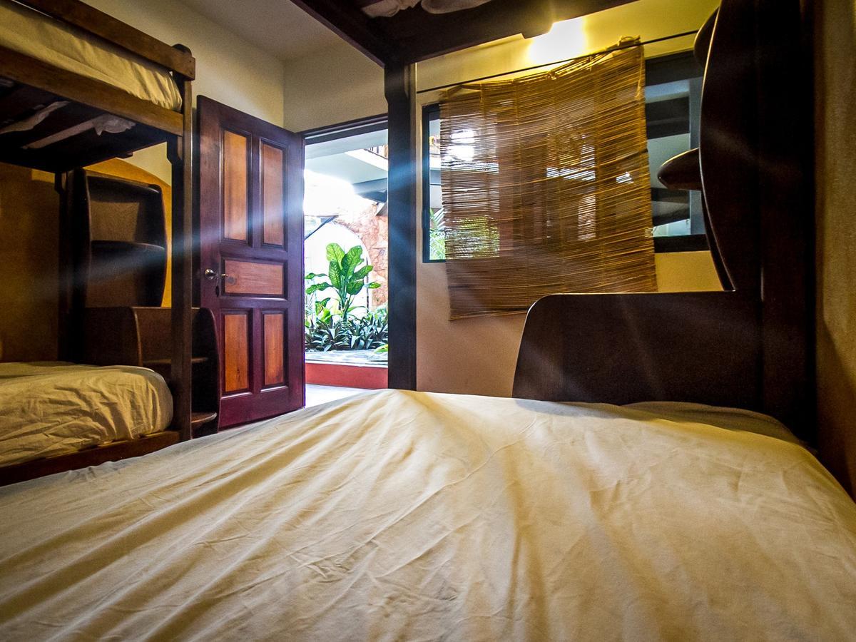 Experiencia Surf Camp Hostel Brisas de Zicatela ภายนอก รูปภาพ