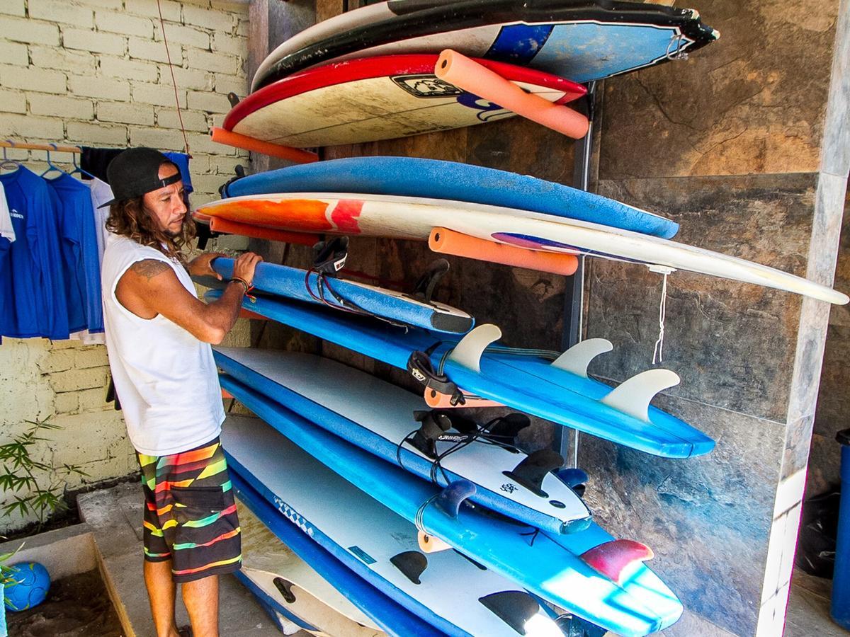 Experiencia Surf Camp Hostel Brisas de Zicatela ภายนอก รูปภาพ