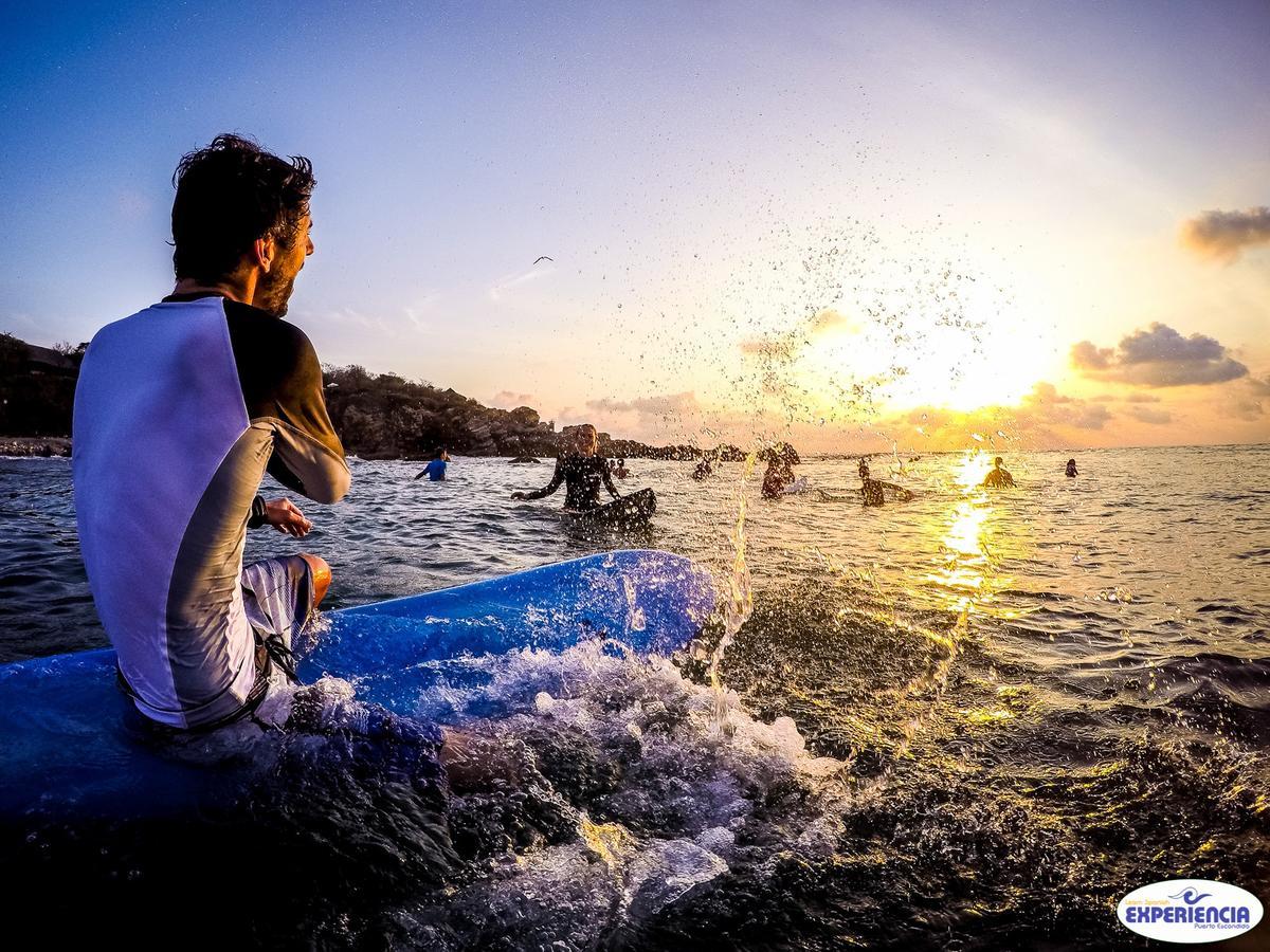 Experiencia Surf Camp Hostel Brisas de Zicatela ภายนอก รูปภาพ