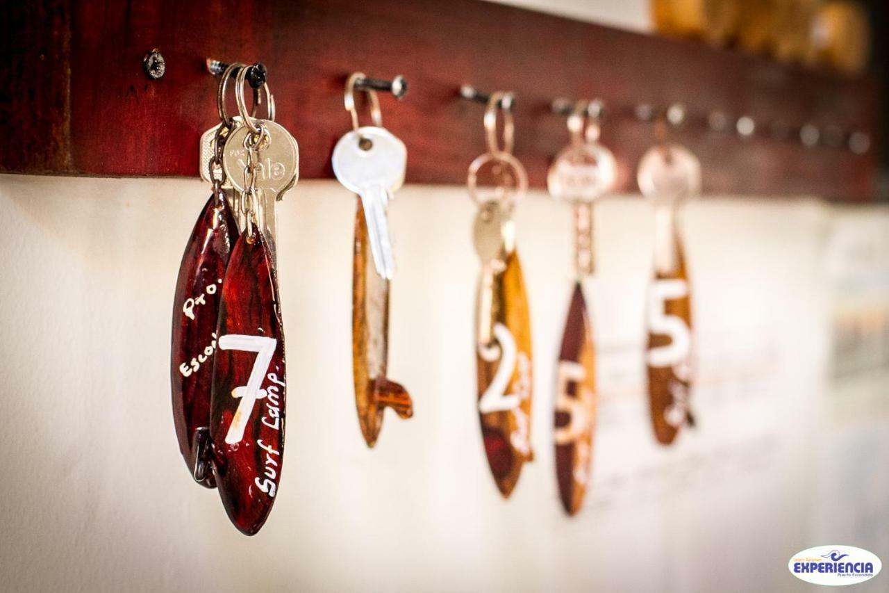 Experiencia Surf Camp Hostel Brisas de Zicatela ภายนอก รูปภาพ