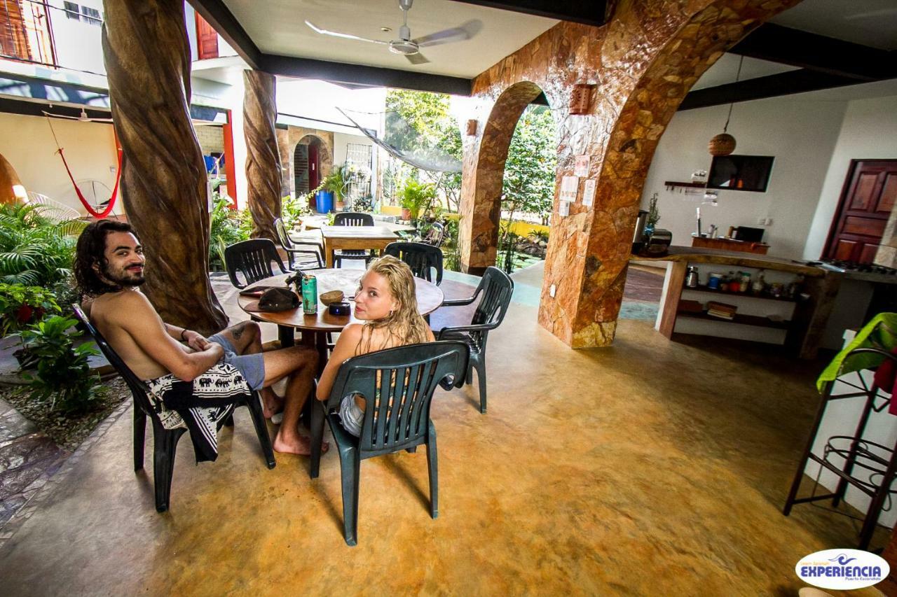 Experiencia Surf Camp Hostel Brisas de Zicatela ภายนอก รูปภาพ