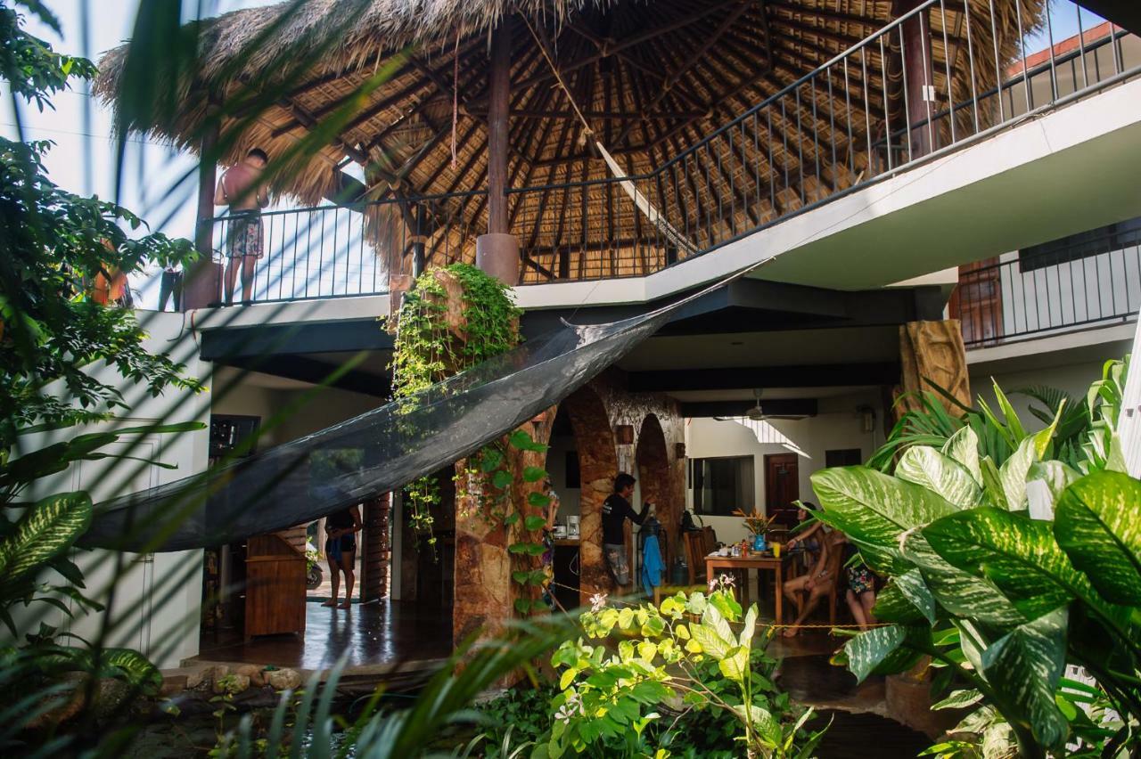 Experiencia Surf Camp Hostel Brisas de Zicatela ภายนอก รูปภาพ