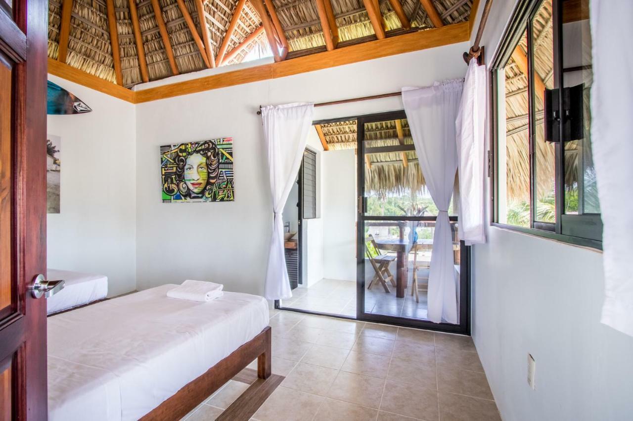 Experiencia Surf Camp Hostel Brisas de Zicatela ภายนอก รูปภาพ
